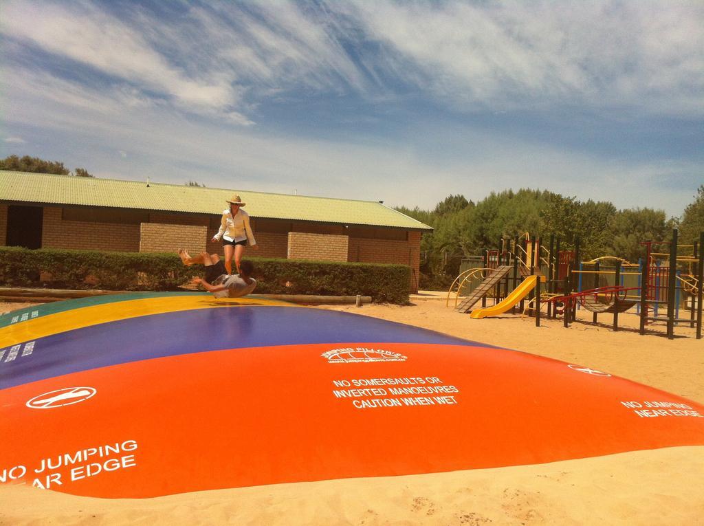 Ningaloo Coral Bay - Bayview Hotel Exterior photo